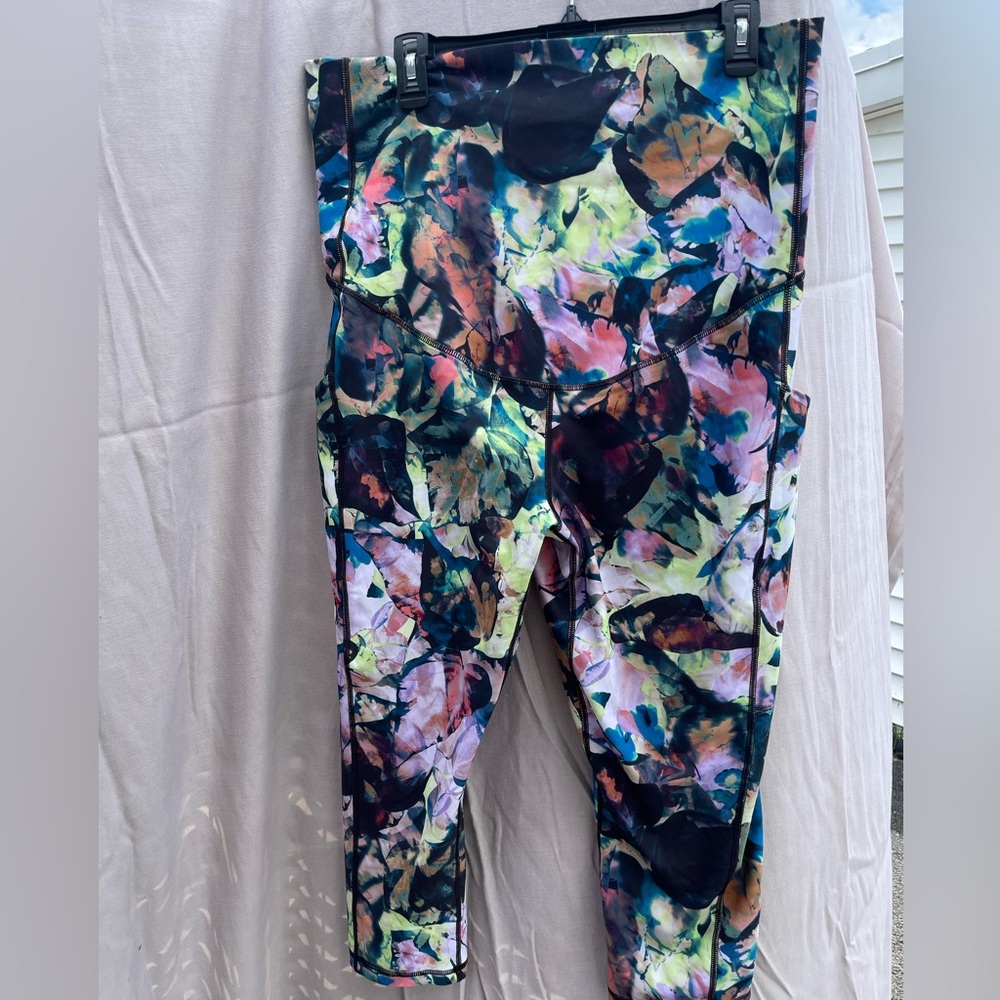 Tek Gear Maternity Multicolor Abstract Leggings